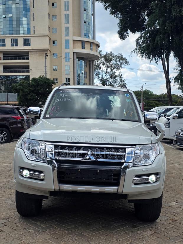 Mitsubishi Pajero V80 3.2 DI-D 2019 White