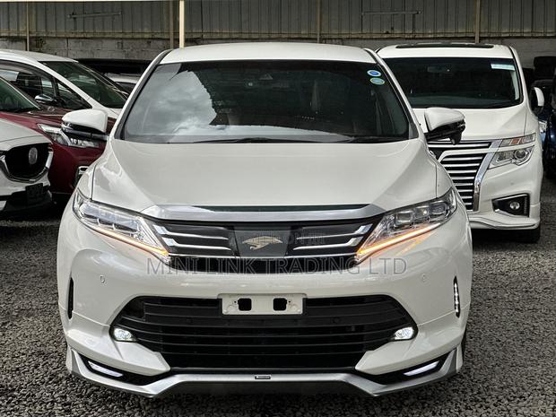 Toyota Harrier 2.0 2019 Pearl
