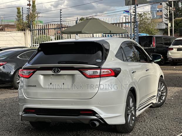 Toyota Harrier 2.0 2019 Pearl