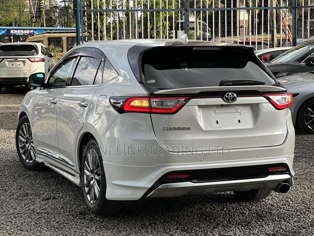 Toyota Harrier 2.0 2019 Pearl