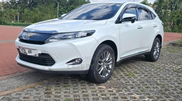 Toyota Harrier 2.0 2015 White