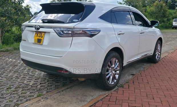 Toyota Harrier 2.0 2015 White