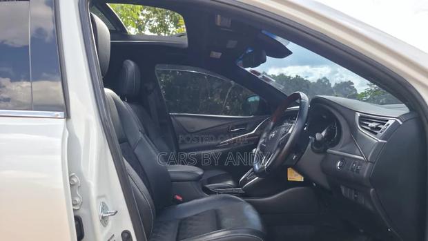 Toyota Harrier 2.0 2015 White