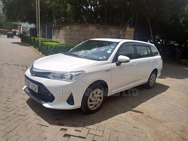 Toyota Corolla Fielder 2019 White