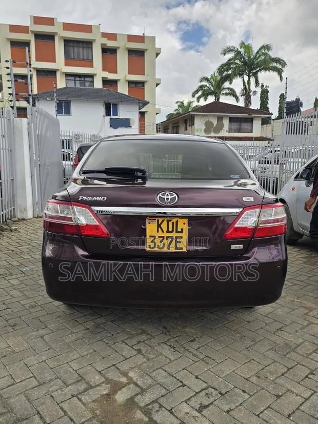 Toyota Premio 2017 Maroon