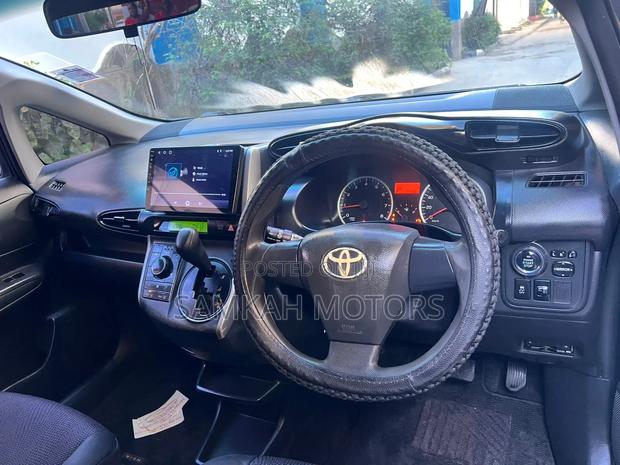 Toyota Wish 2013 Gray