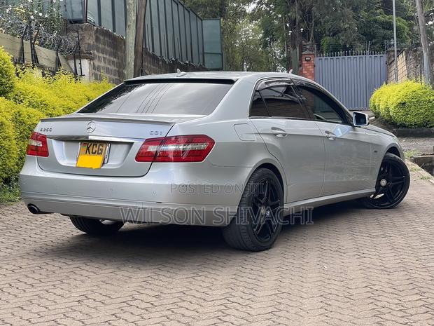 Mercedes-Benz E250 2010 Silver