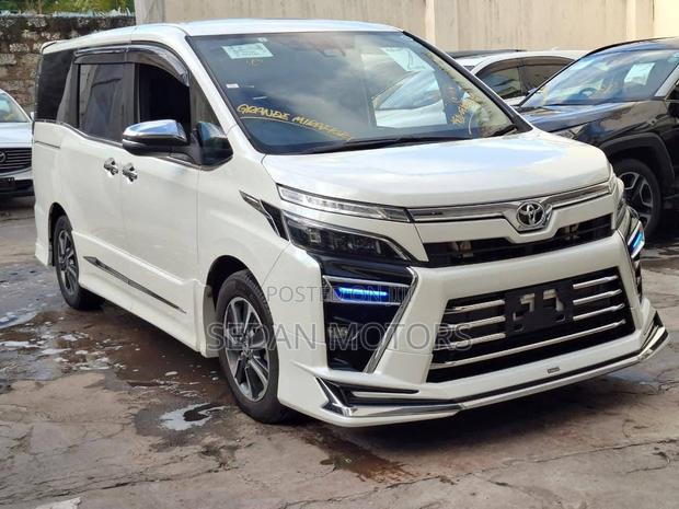 Toyota Voxy 2019 White