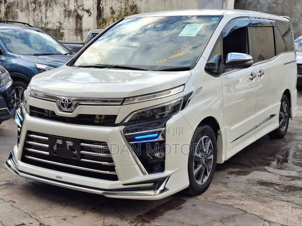 Toyota Voxy 2019 White