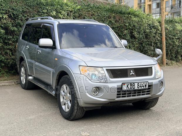 Mitsubishi Pajero V80 3.2 DI-D 2015 Silver
