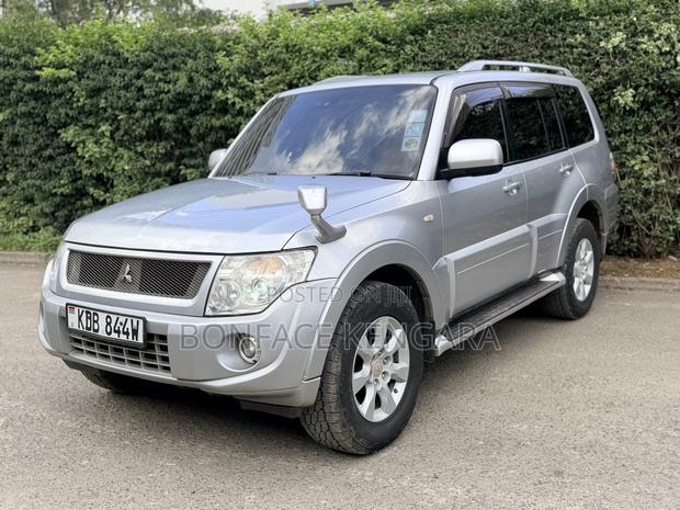 Mitsubishi Pajero V80 3.2 DI-D 2015 Silver