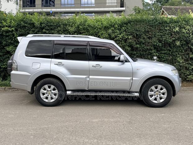 Mitsubishi Pajero V80 3.2 DI-D 2015 Silver
