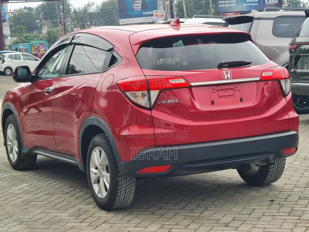 Honda Vezel 2020 Red
