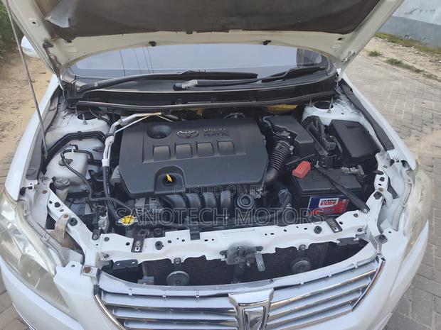 Toyota Premio 2011 White