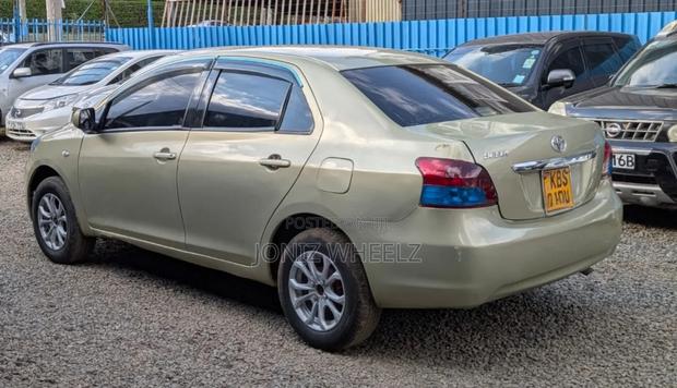 Toyota Belta 2006 Gold