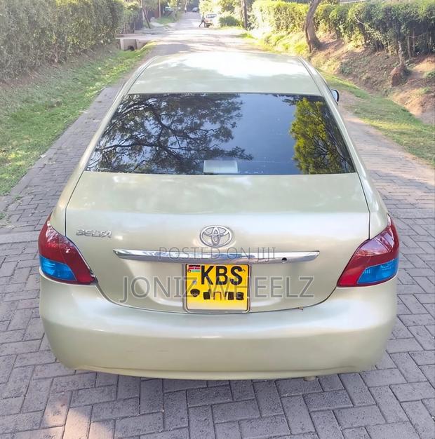 Toyota Belta 2006 Gold