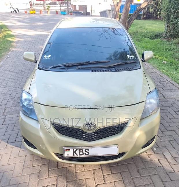 Toyota Belta 2006 Gold
