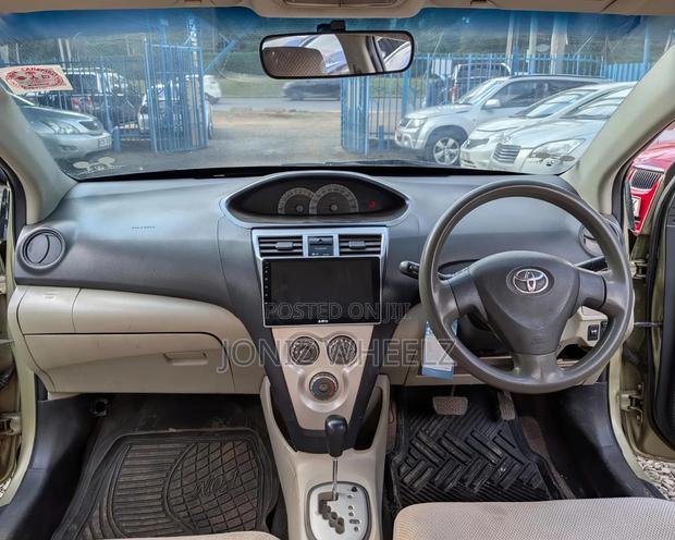 Toyota Belta 2006 Gold