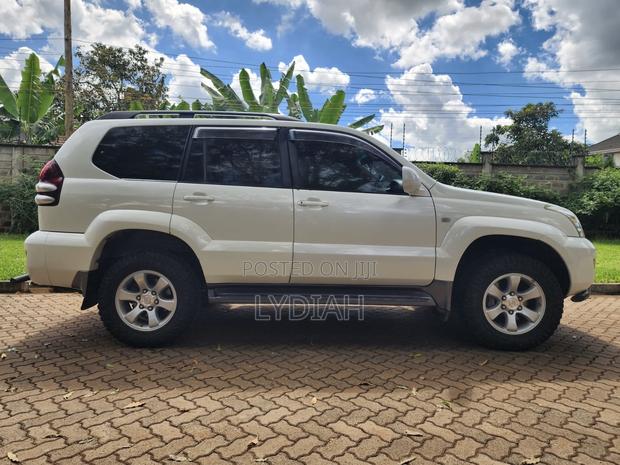 Toyota Land Cruiser Prado 2004 White