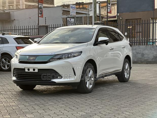 Toyota Harrier 2.0 2019 White