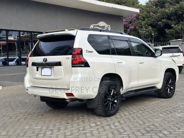 Toyota Land Cruiser Prado 2.8 2021 White