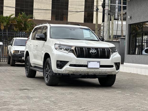 Toyota Land Cruiser Prado 2.8 2021 White