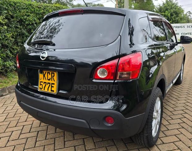 Nissan Dualis 2011 Brown