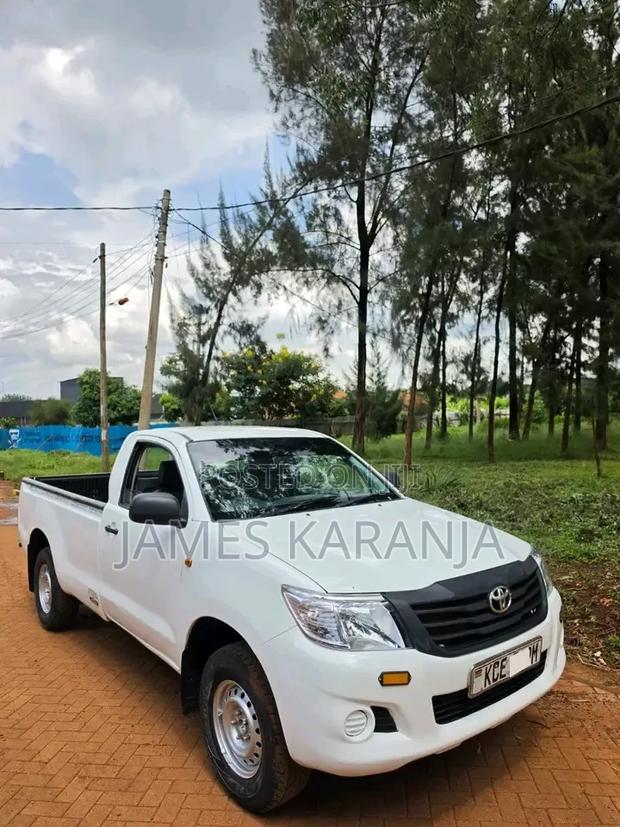 Toyota Hilux 2015 White