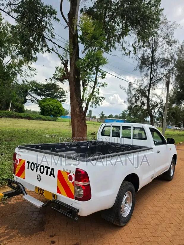 Toyota Hilux 2015 White