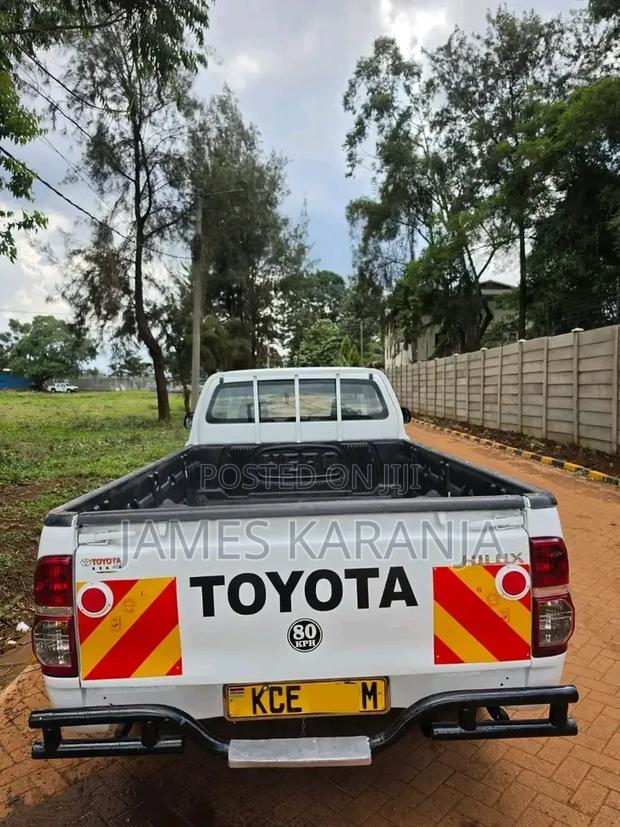 Toyota Hilux 2015 White