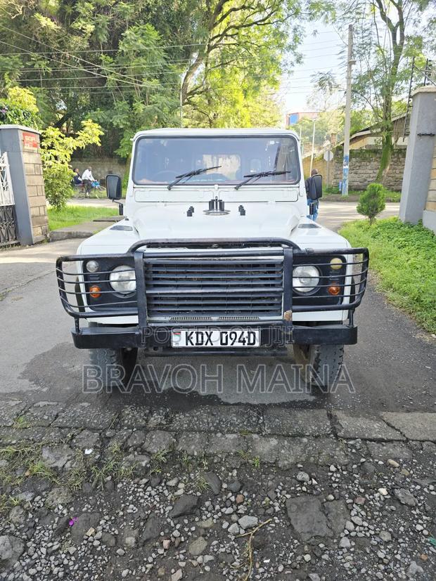 Land Rover Defender Puma 110 2.4 TD 2009 White