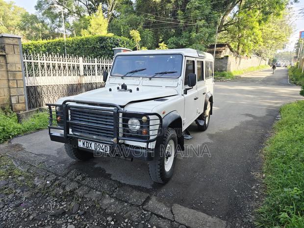 Land Rover Defender Puma 110 2.4 TD 2009 White