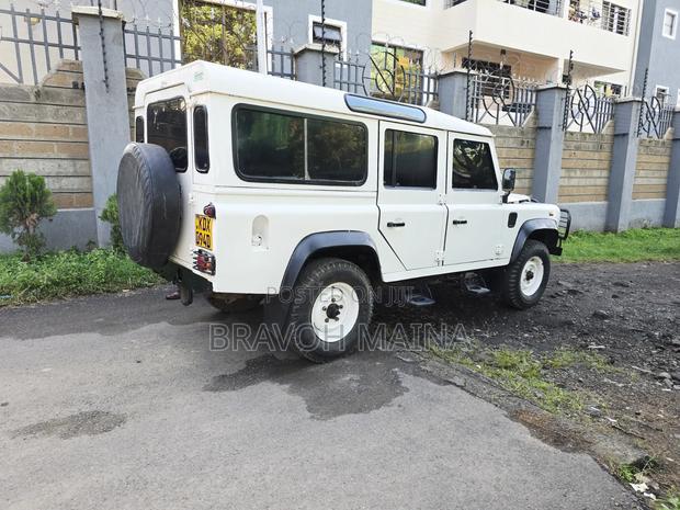 Land Rover Defender Puma 110 2.4 TD 2009 White