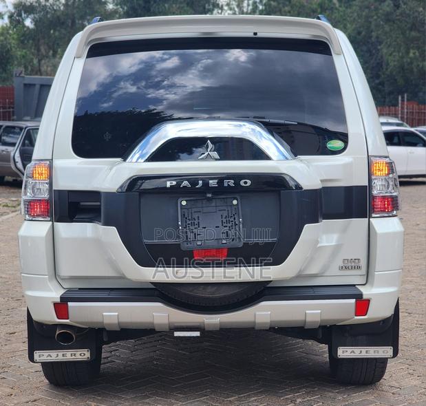 Mitsubishi Pajero V80 3.2 DI-D 2019 White