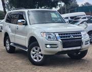 Mitsubishi Pajero V80 3.2 DI-D 2019 White for sale