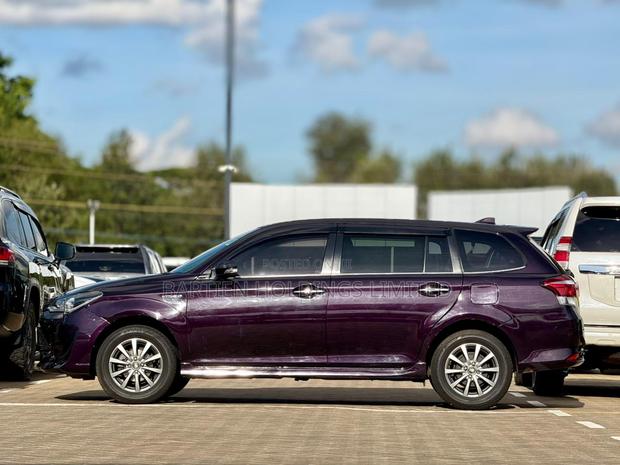 Toyota Corolla Fielder 1.5 Hybrid FWD 2017 Purple