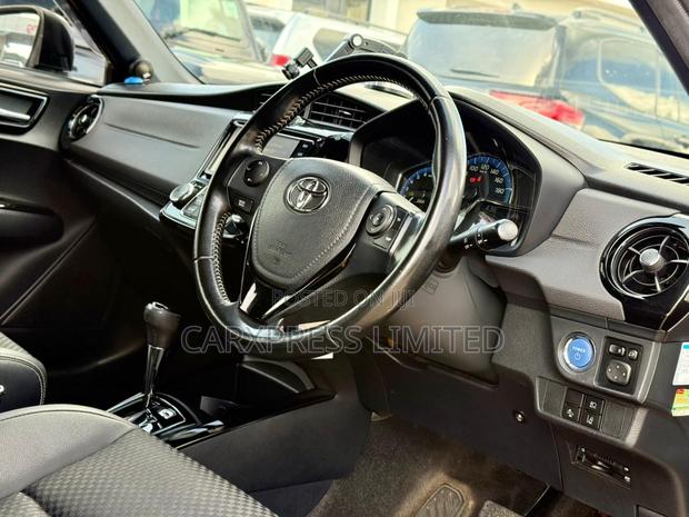 Toyota Corolla Fielder 1.5 Hybrid FWD 2017