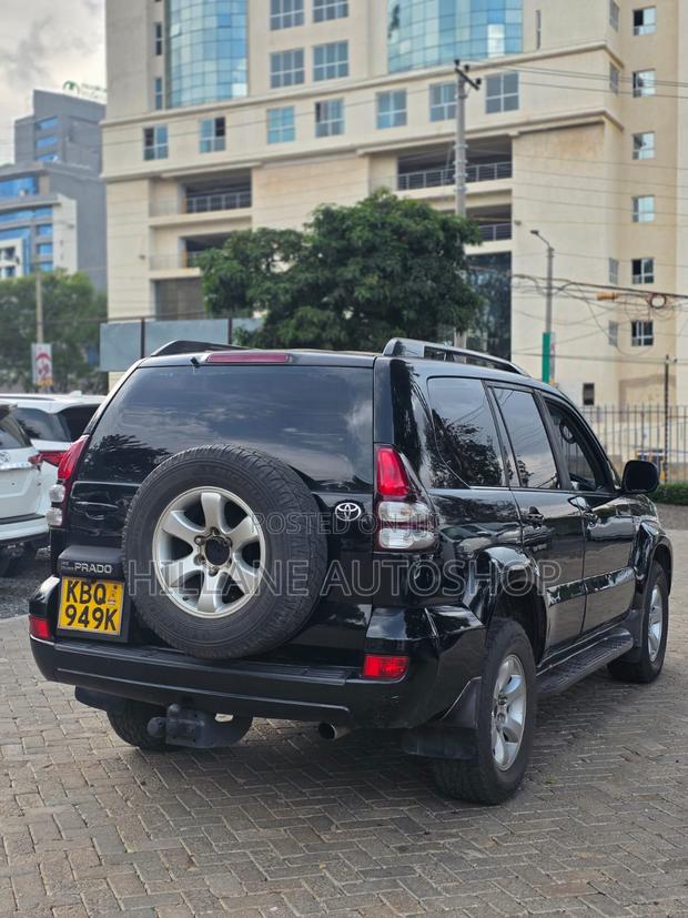 Toyota Land Cruiser Prado 2006 Black