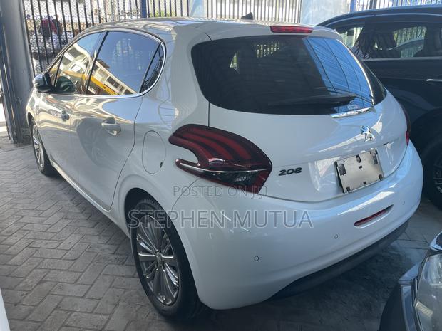 Peugeot 208 2019 White