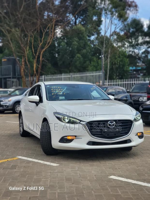 Mazda Axela 2019 White