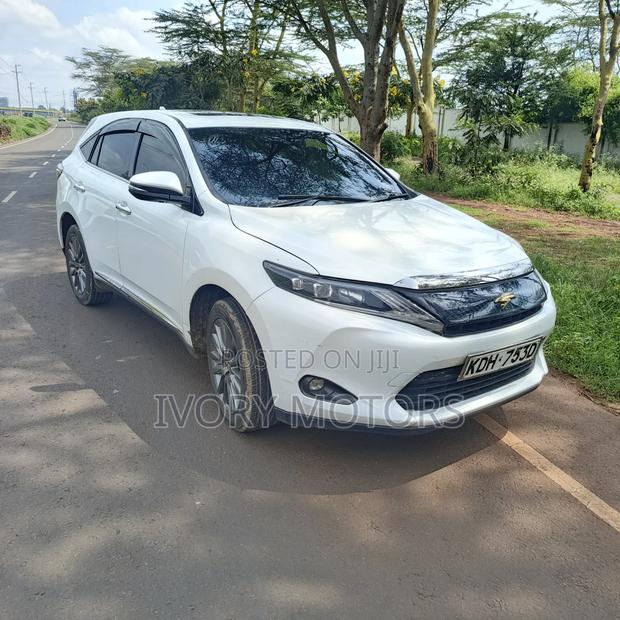 Toyota Harrier 2.0 2015 White