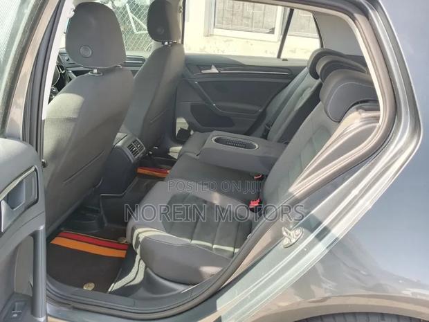 Volkswagen Golf TSI S FWD 2018 Gray