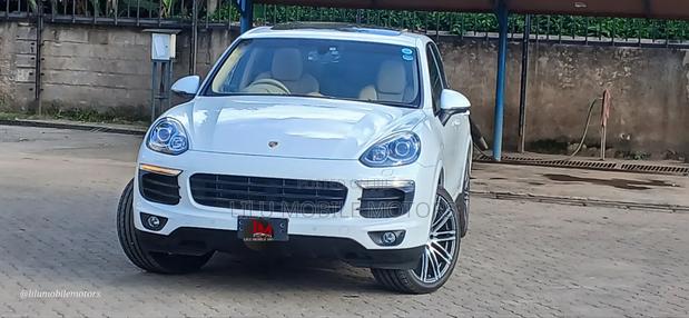 Porsche Cayenne Turbo AWD 2019 White