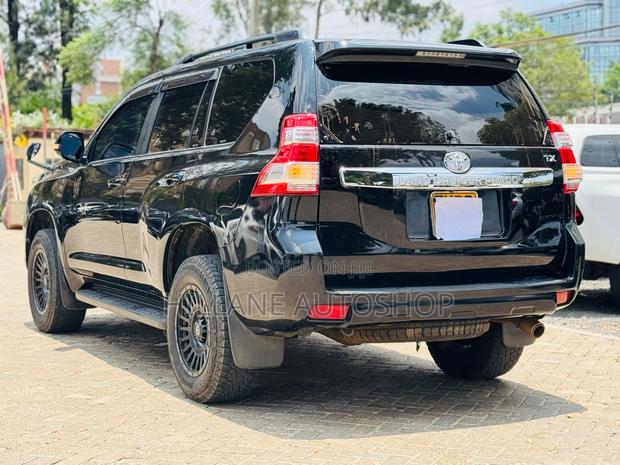 Toyota Land Cruiser Prado 2018 Black