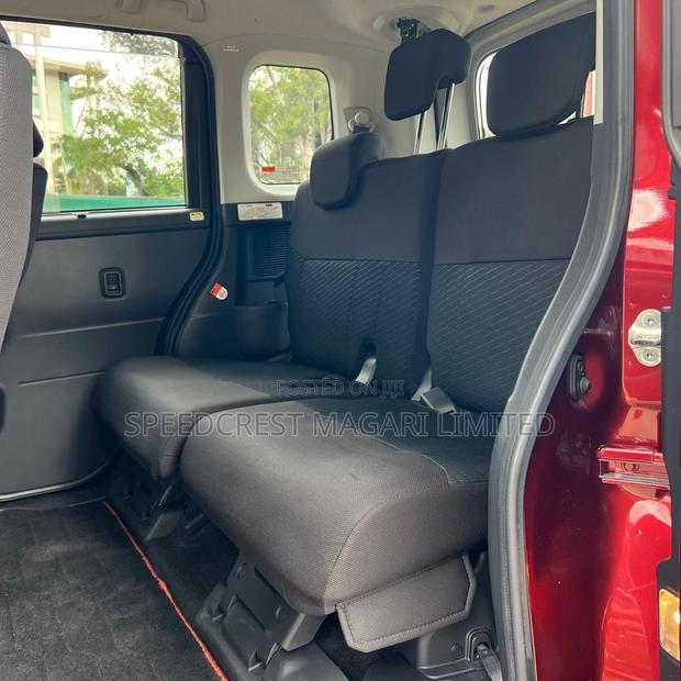 Toyota Roomy 2019 Red