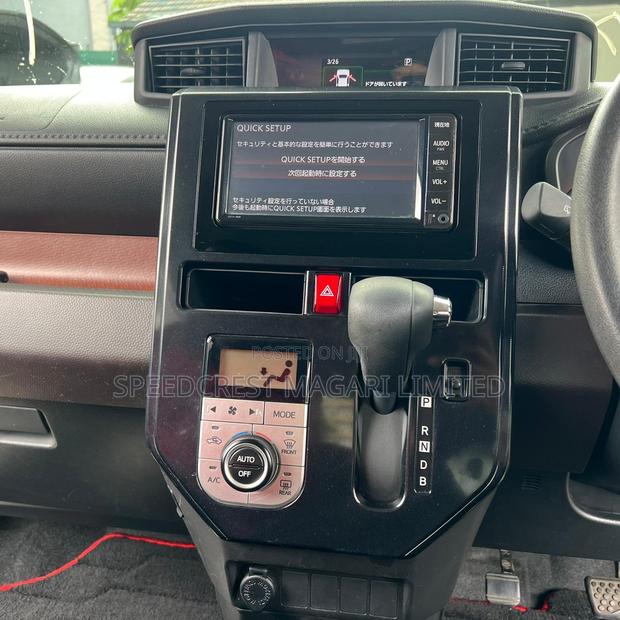Toyota Roomy 2019 Red