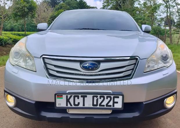 Subaru Outback 2011 Silver