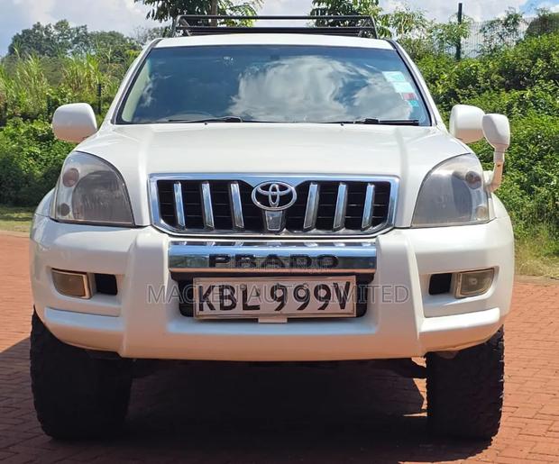 Toyota Land Cruiser Prado 2004 White