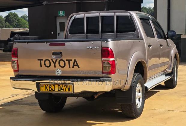 Toyota Hilux 2009 Gray