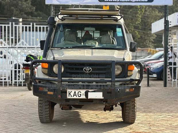 Toyota Land Cruiser 1995 Beige